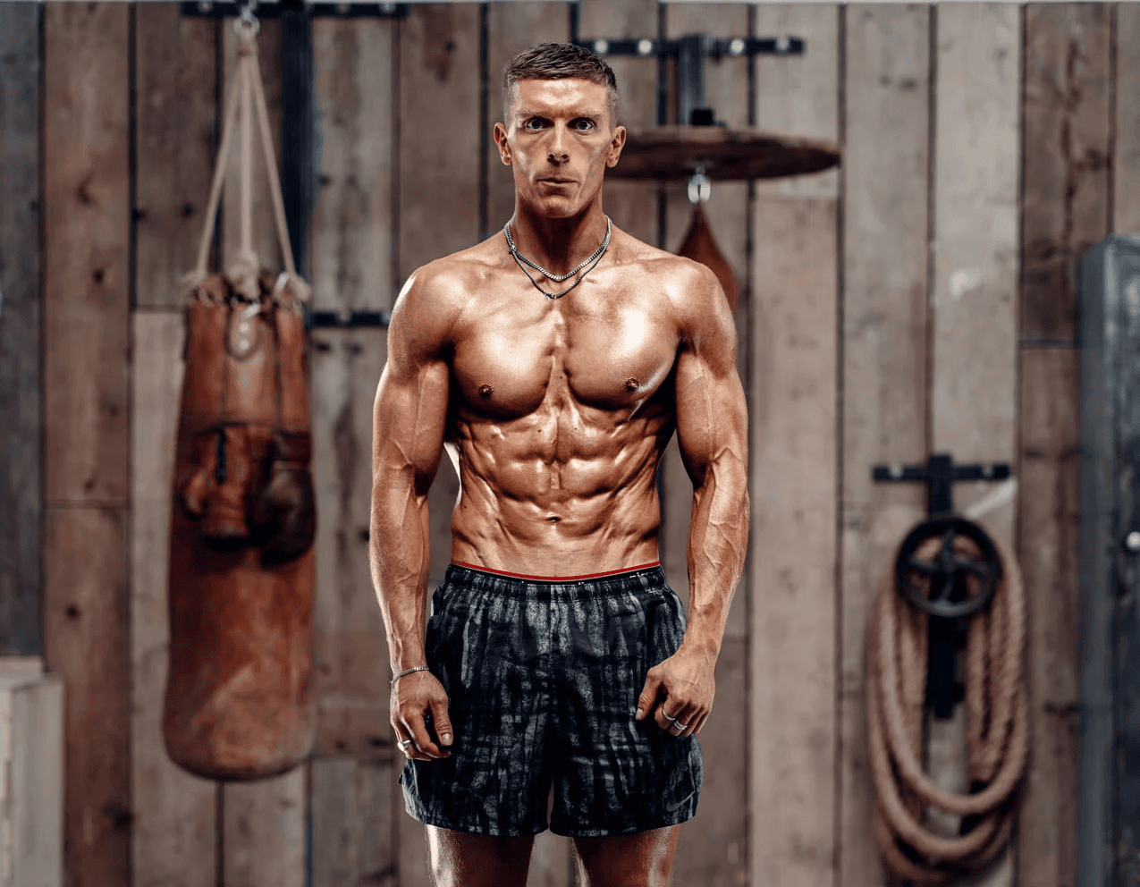 A large gym with a lot of machines