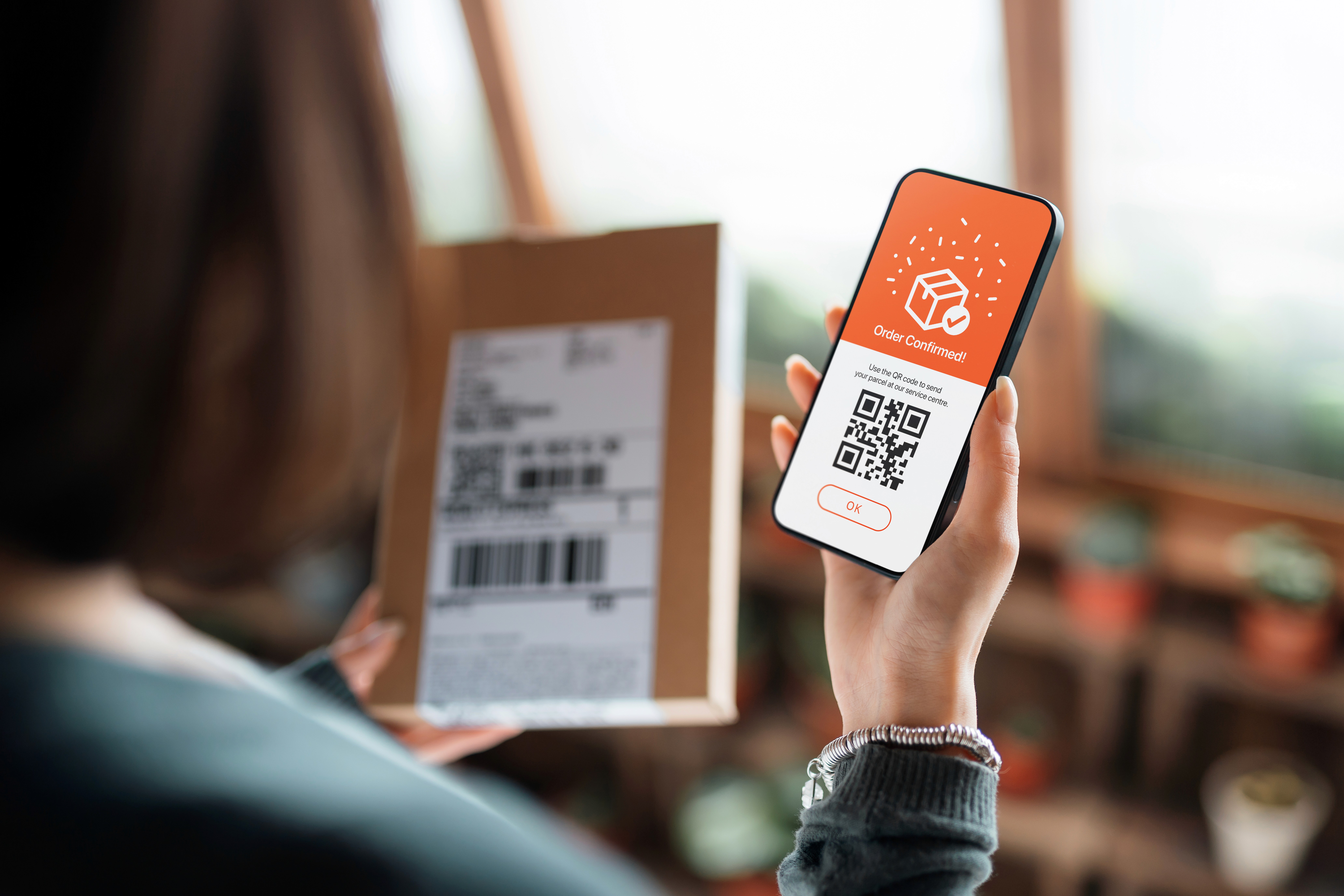 Child browsing Dabdoob mobile app developed by Nizek