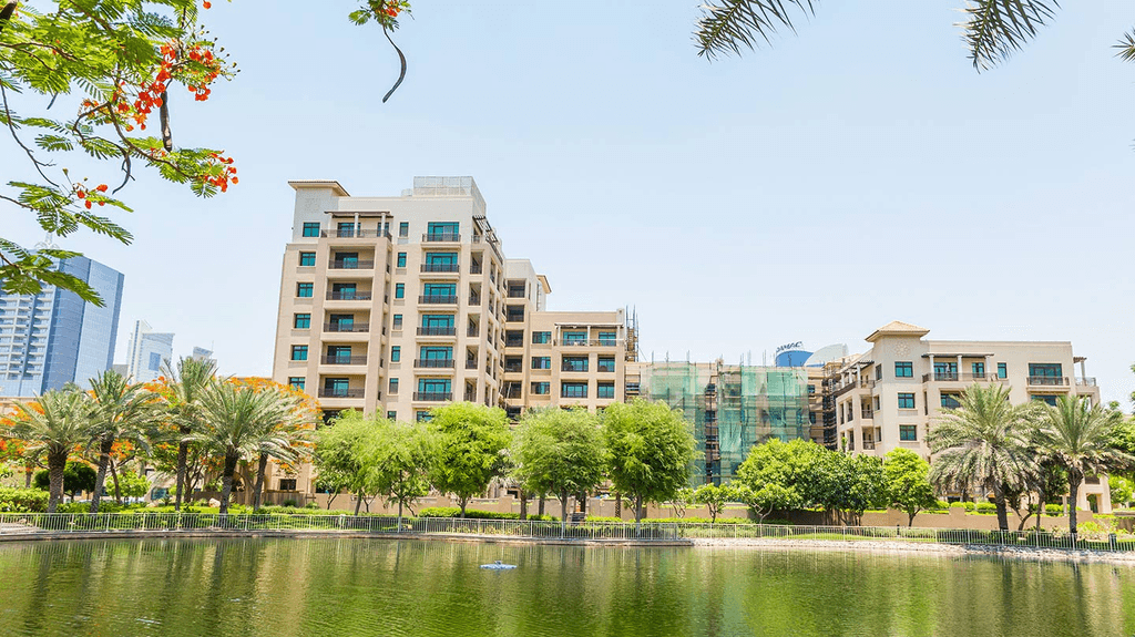 Pros and Cons of Living in The Greens Dubai: A Comprehensive Guide