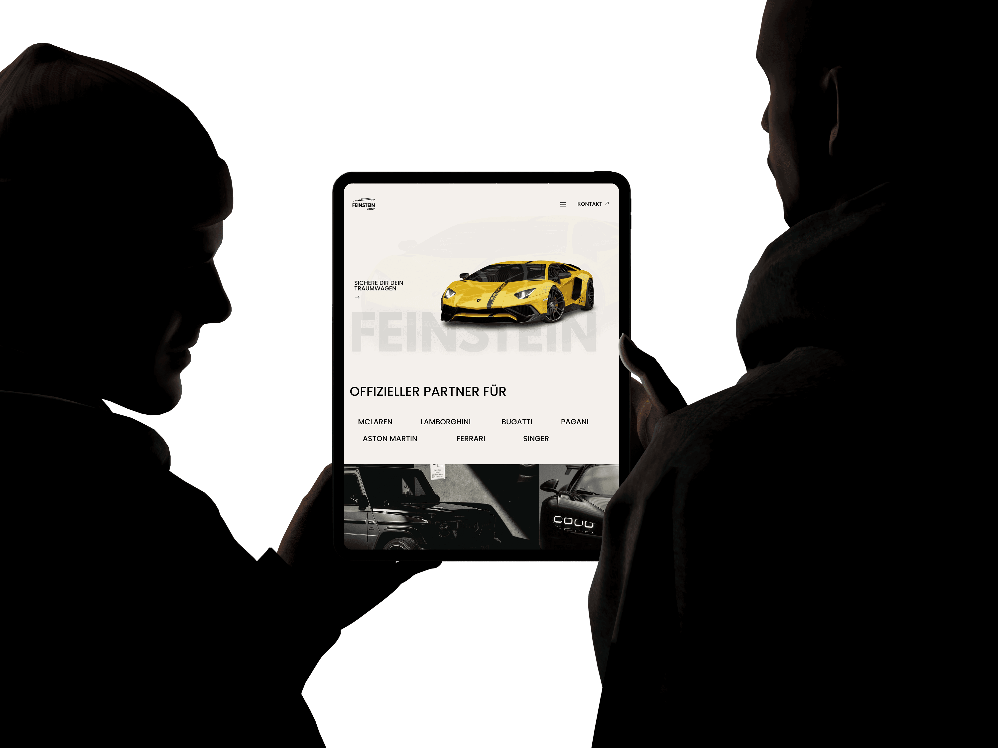 Zwei Personen halten ein Tablet