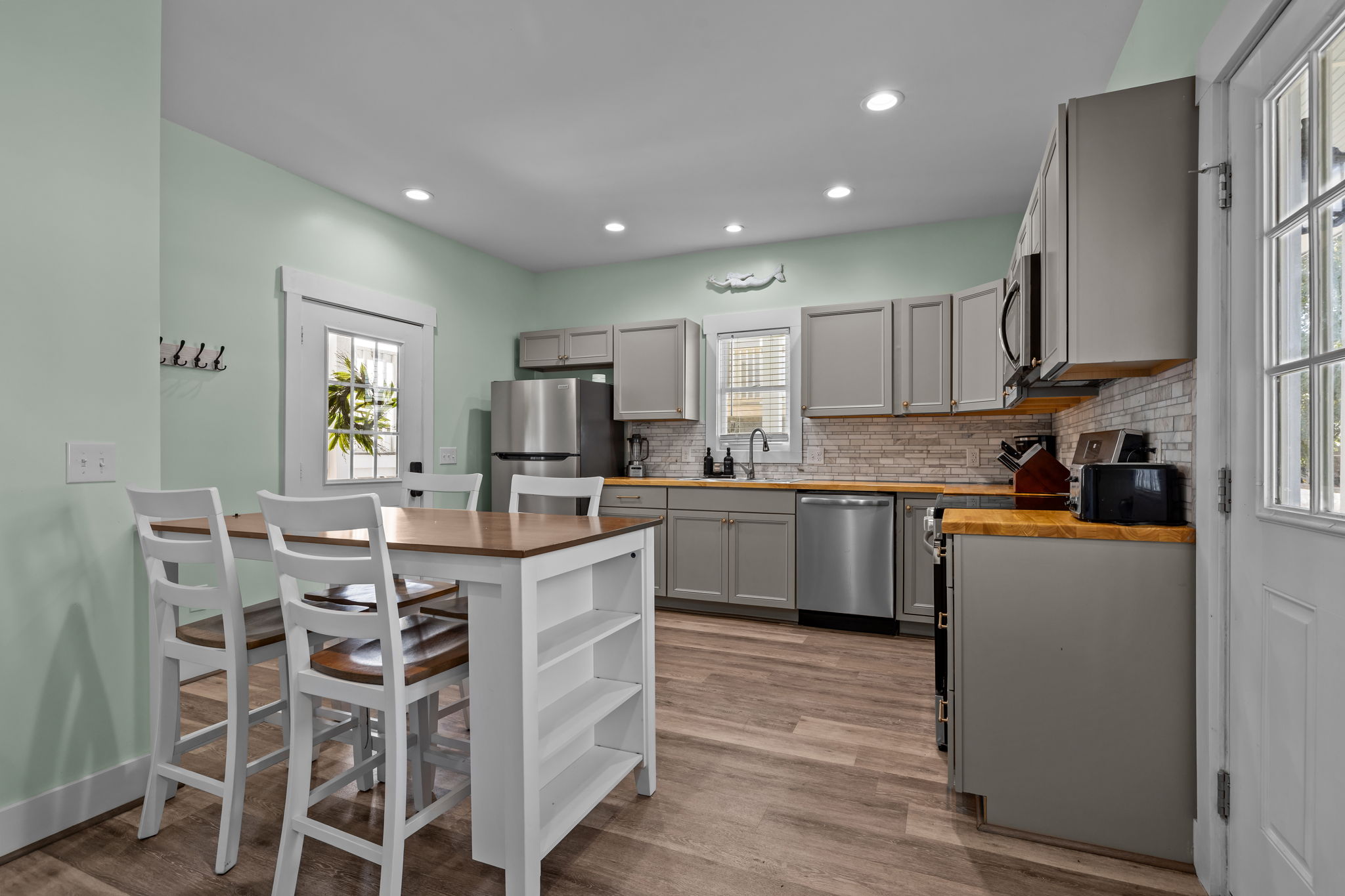 Calicobay cottages, airbnb in downtown morehead city