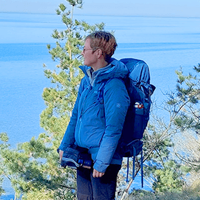 Heilpraktikerin Iris Löcher beim Wandern auf Sizilien