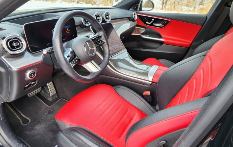 image 3 Mercedes-Benz C300 4MATIC