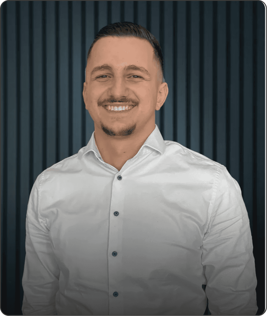 Woman team member photo