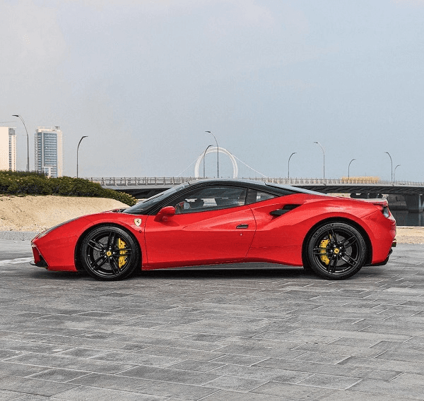 Ferrari 488 2023