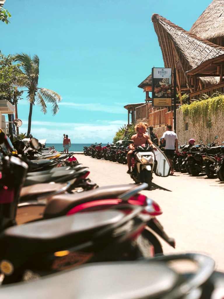 parking outside berewah beach canggu