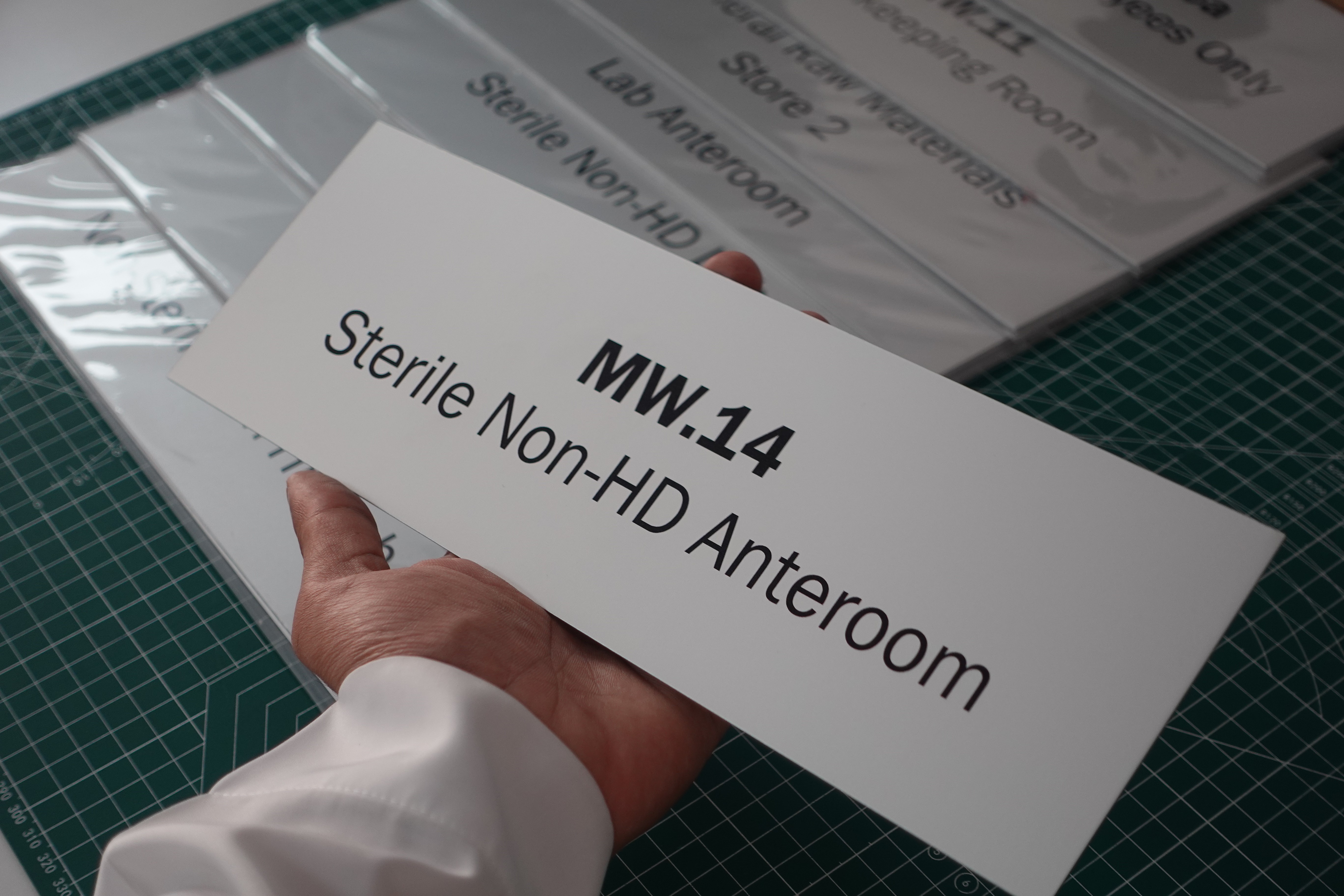 uv-printed-anodized-aluminium-name-plate
