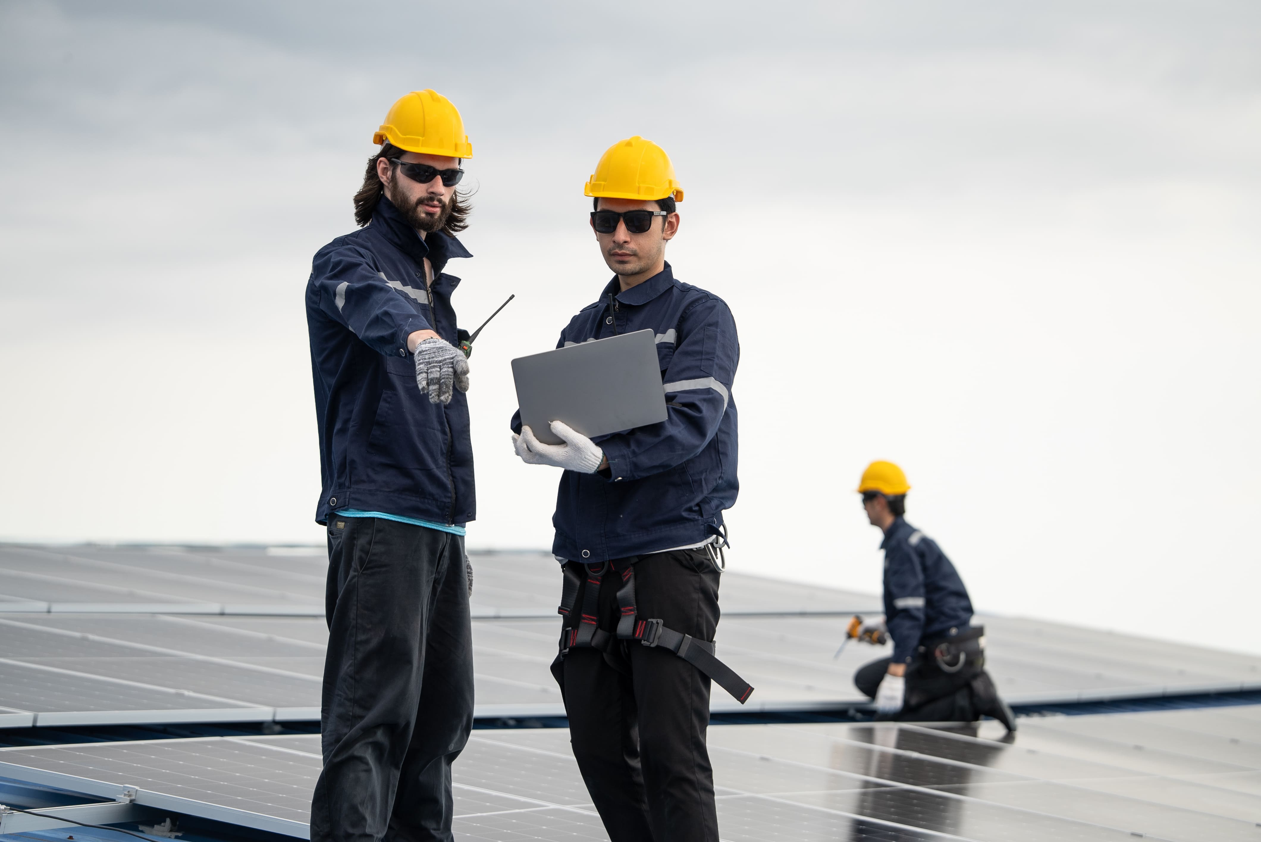 instaladores-de-sistemas-fotovoltaicos-en-tejado
