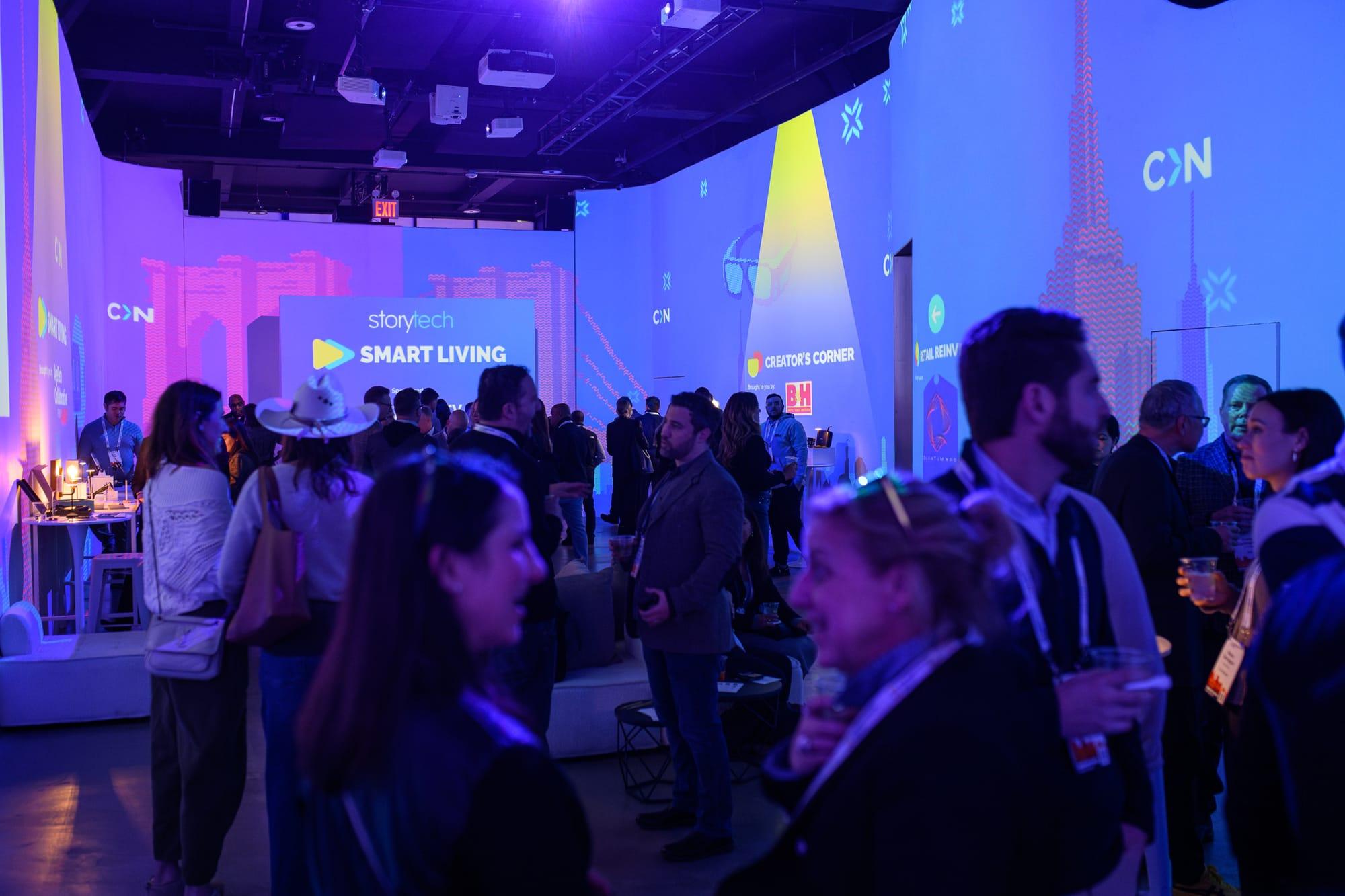 shift-midtown-corporate-panel-discussion-immersive-stage