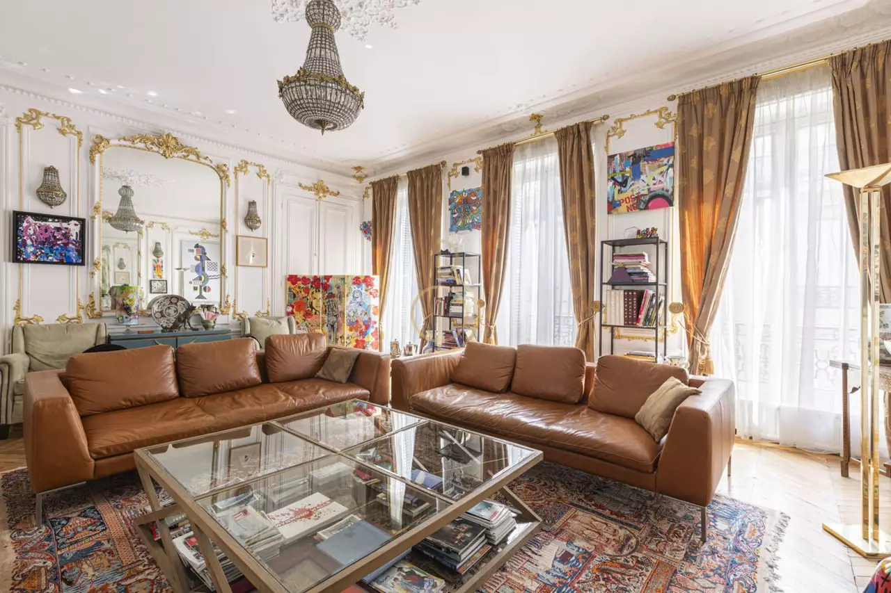 black and silver coffee maker