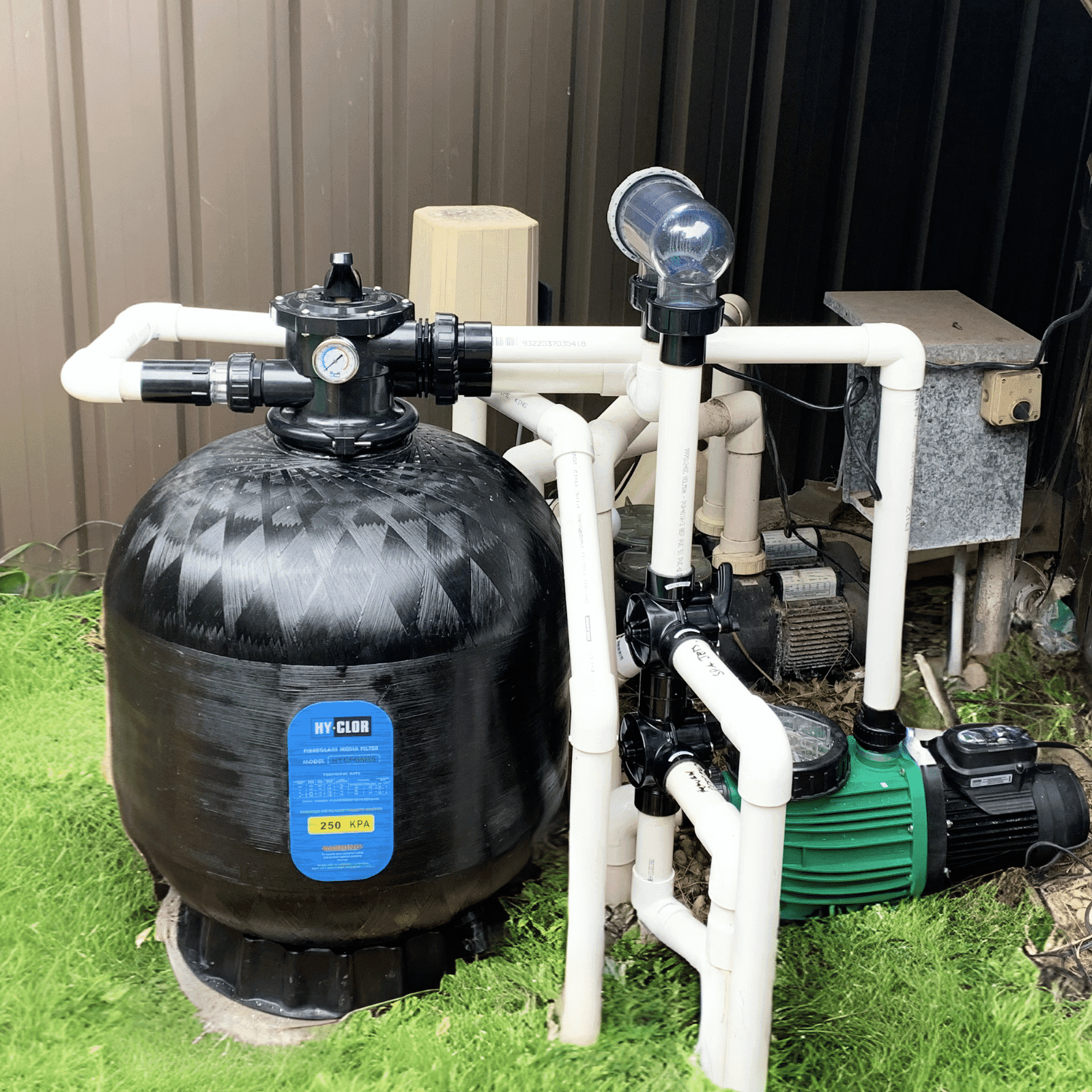 What Causes Strong Chlorine Smell in Pools