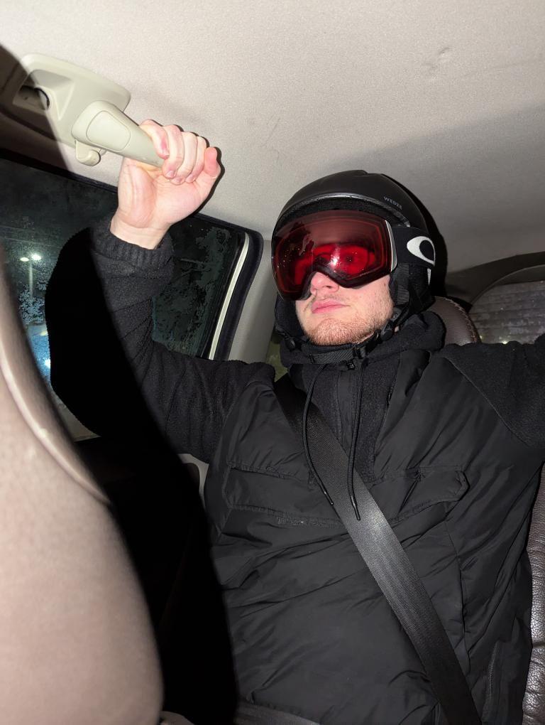 Portrait de Thibaud Reitzer, web designer français spécialisé en UX/UI, typographie et accessibilité web