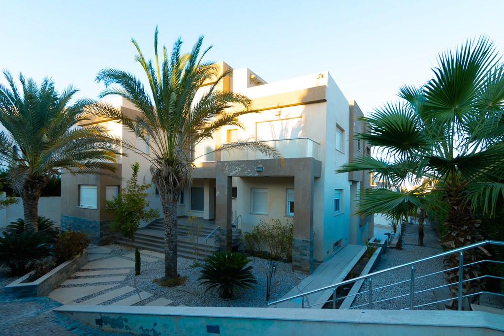 gray and white concrete house