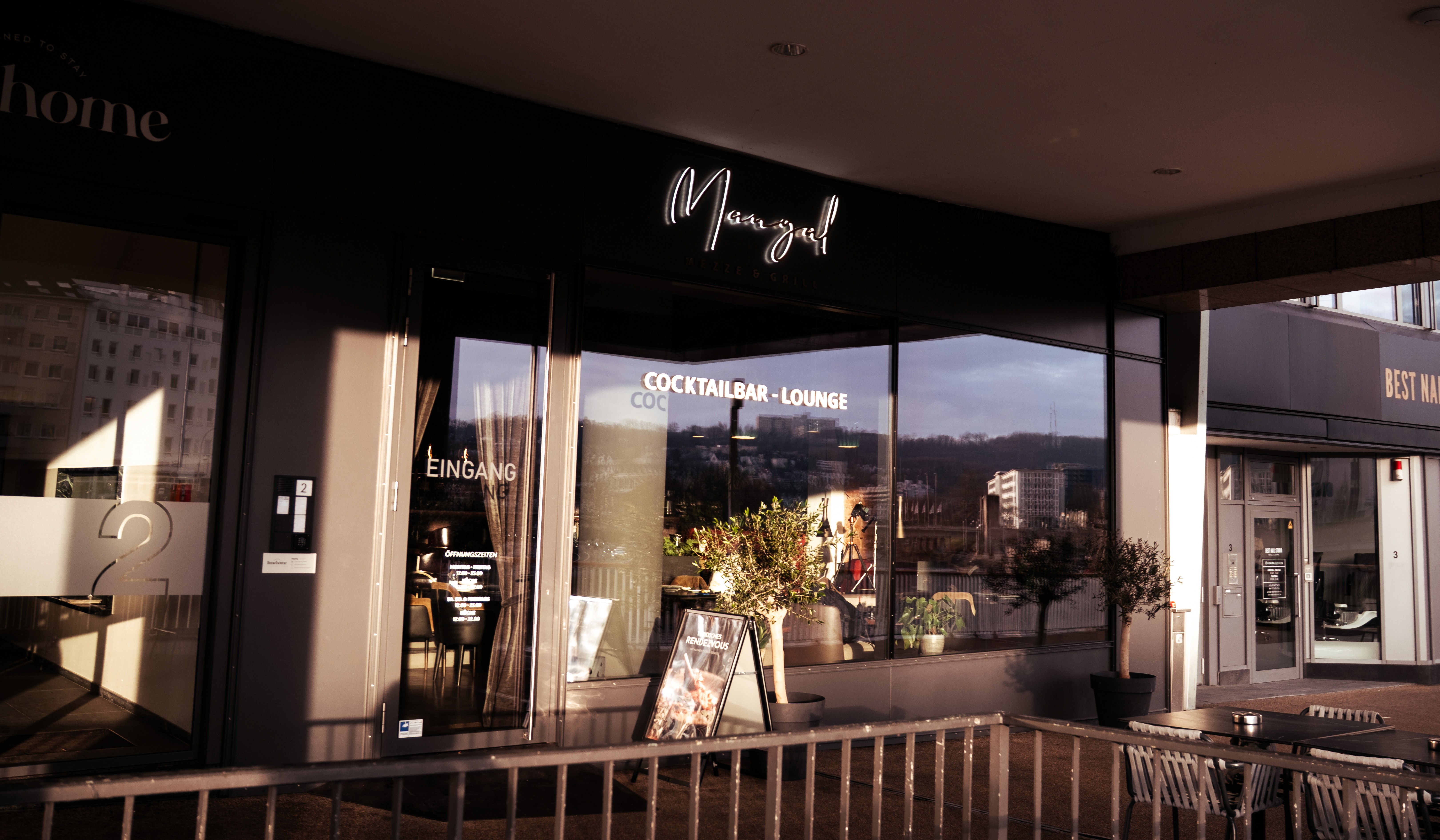 Die Mangal Cocktailbar mit ihrer Terasse