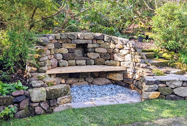 Trockengemauerte Sitzbank (Bild von "Living Stone")