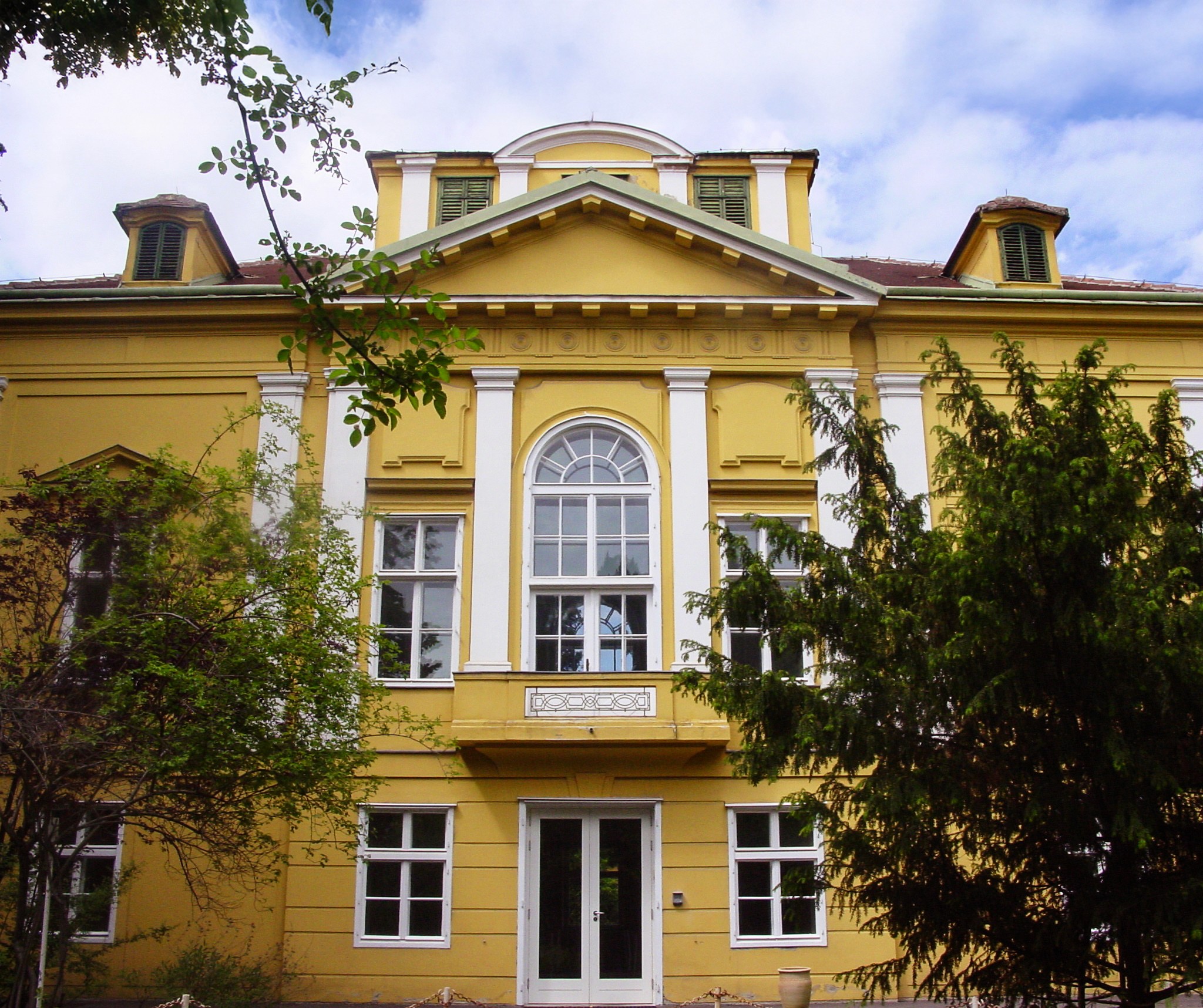 Lauder Business School campus