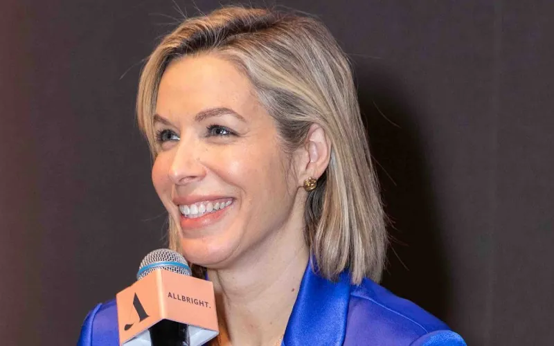 Viviane-Paxinos-The-C-Suite