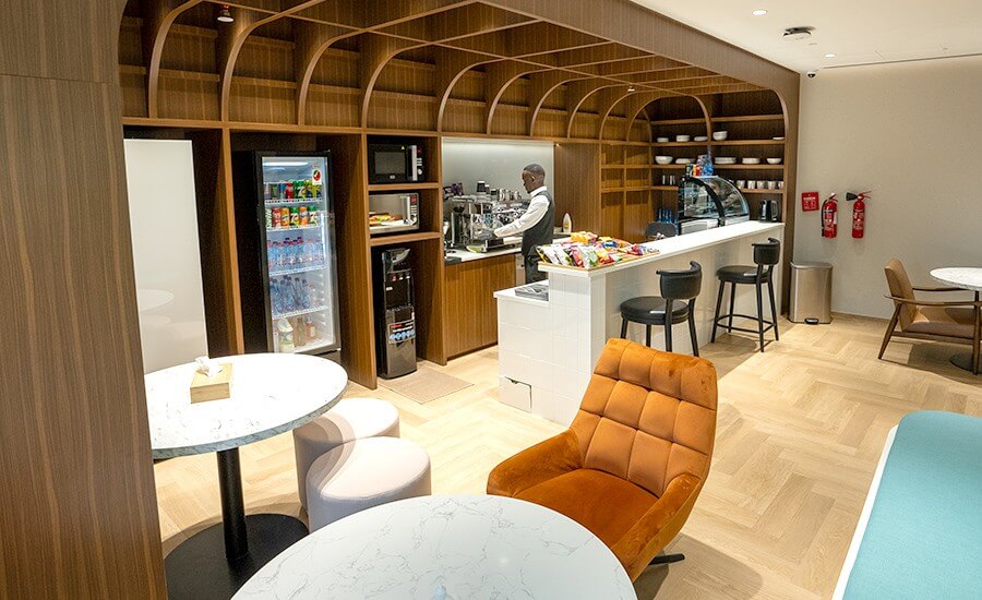 Break area in a top office space Abu Dhabi. Enjoy amenities even with virtual offices Abu Dhabi plans.