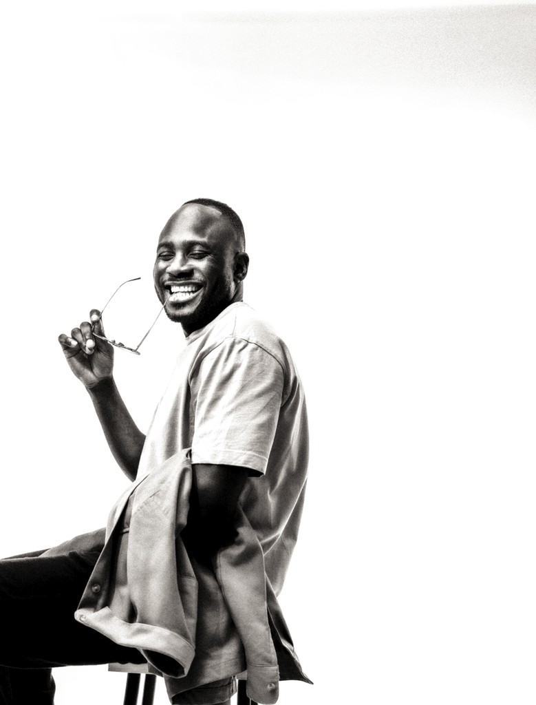 Album photo de luxe — French wedding photographer Paris — luxury wedding book France — Maison Elion — relique photographique rare — fragment intemporel — rituel artistique — photographe mariage haut de gamme — Seine-et-Marne 77 — album mariage bespoke sur mesure — timeless photography France — image symbolique — luxury French wedding photography