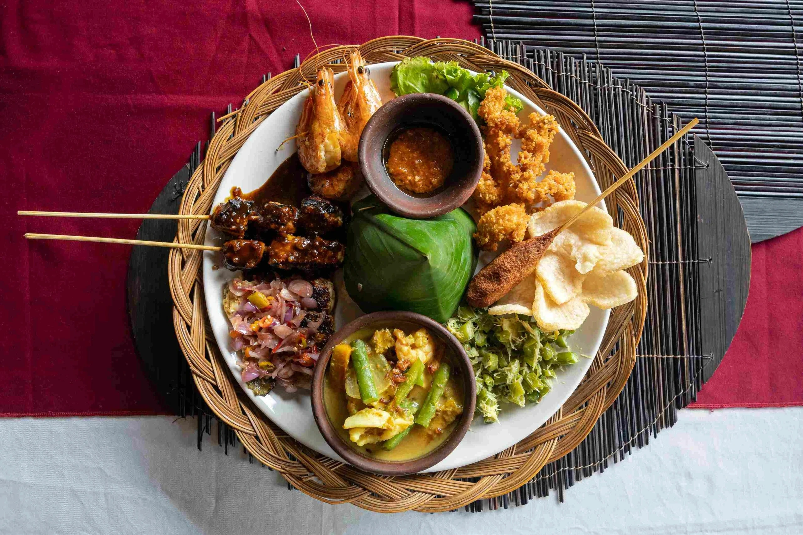 Platter with Nasi Tumpeng sampler.