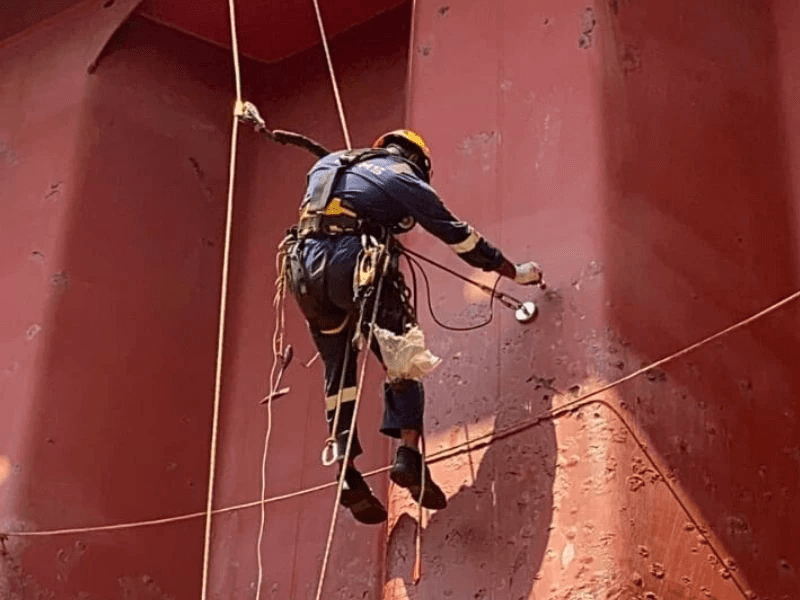 RIT inspection in cargo hold tank