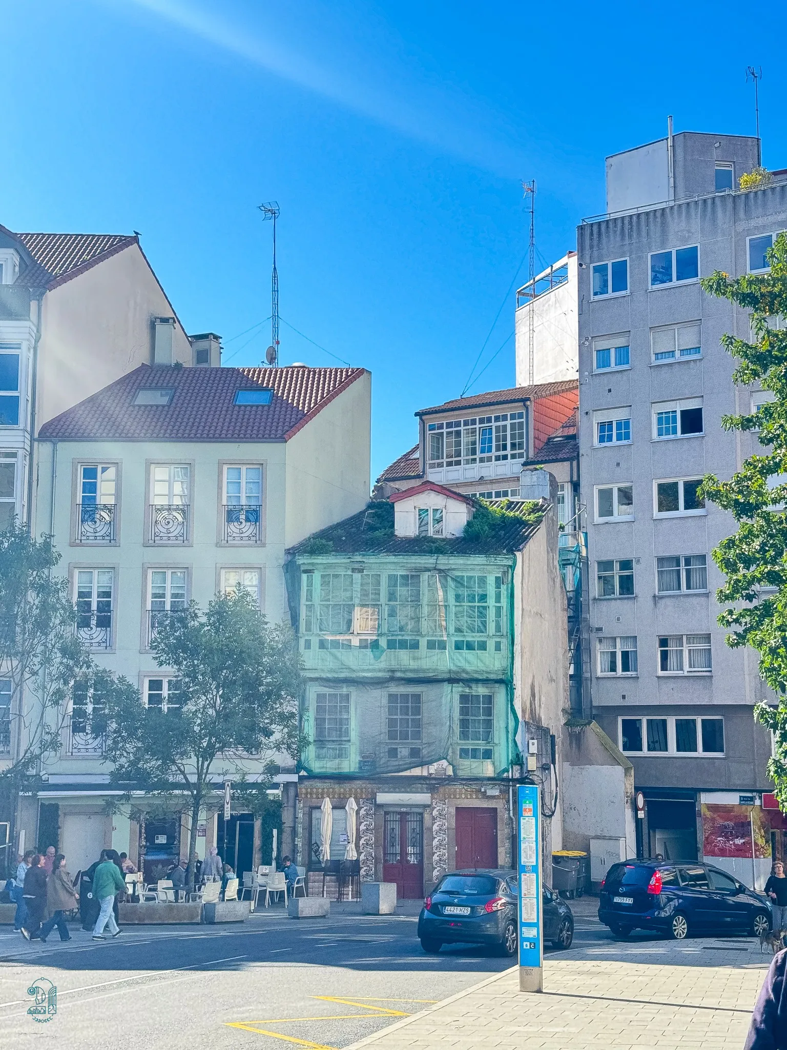 Ensemble de maison atypique dans le coeur de Corona