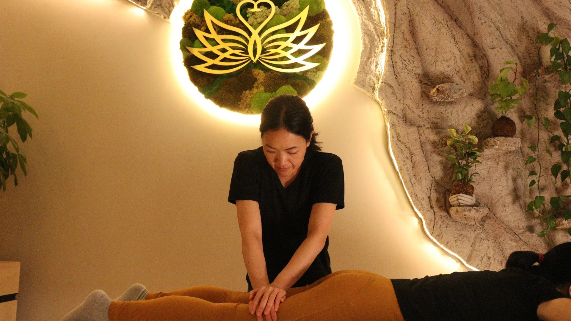 A practitioner during a session at Zen Quest Wellness.