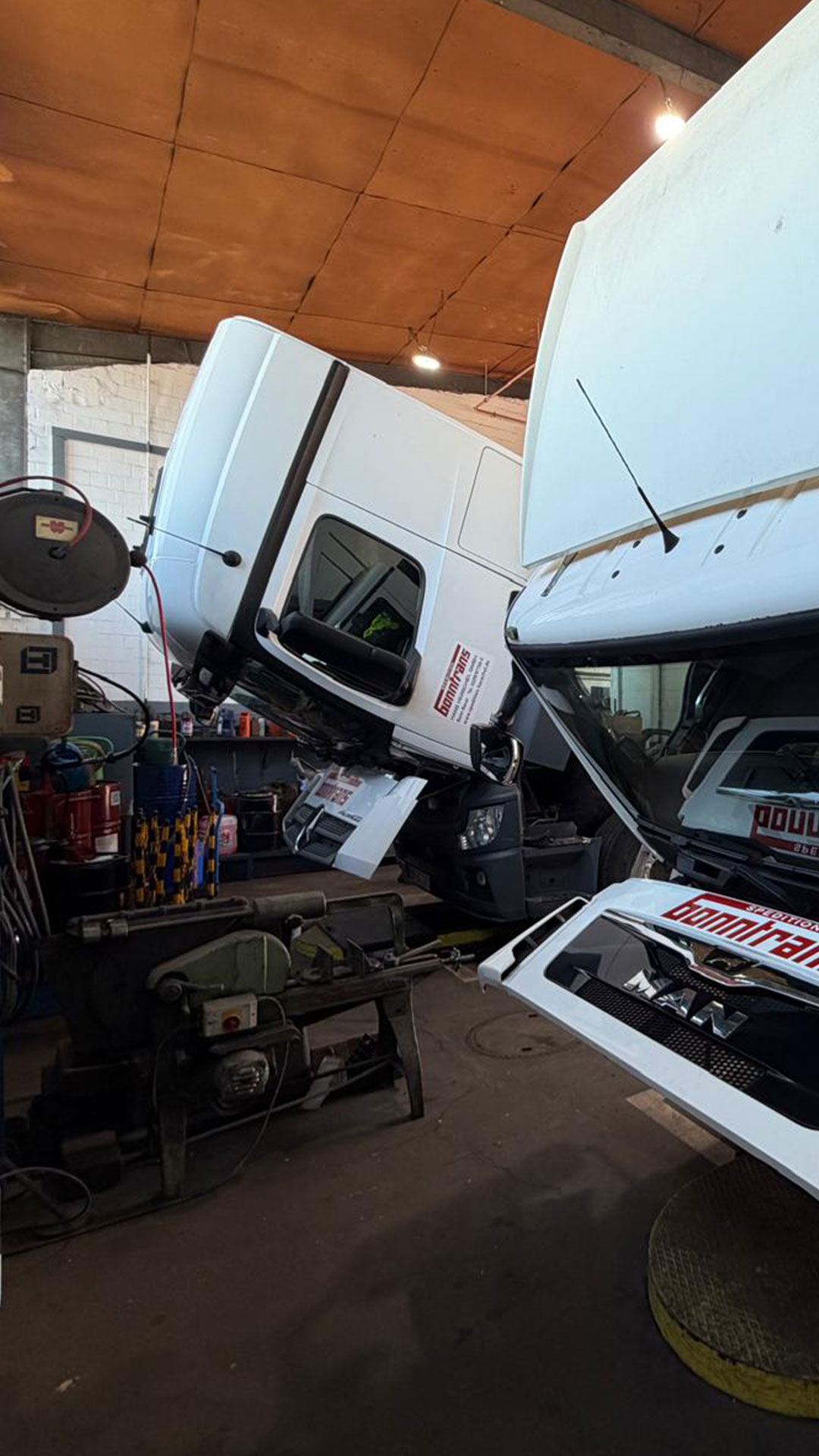 LKW-Aufbau mit integrierten Sicherungssystemen