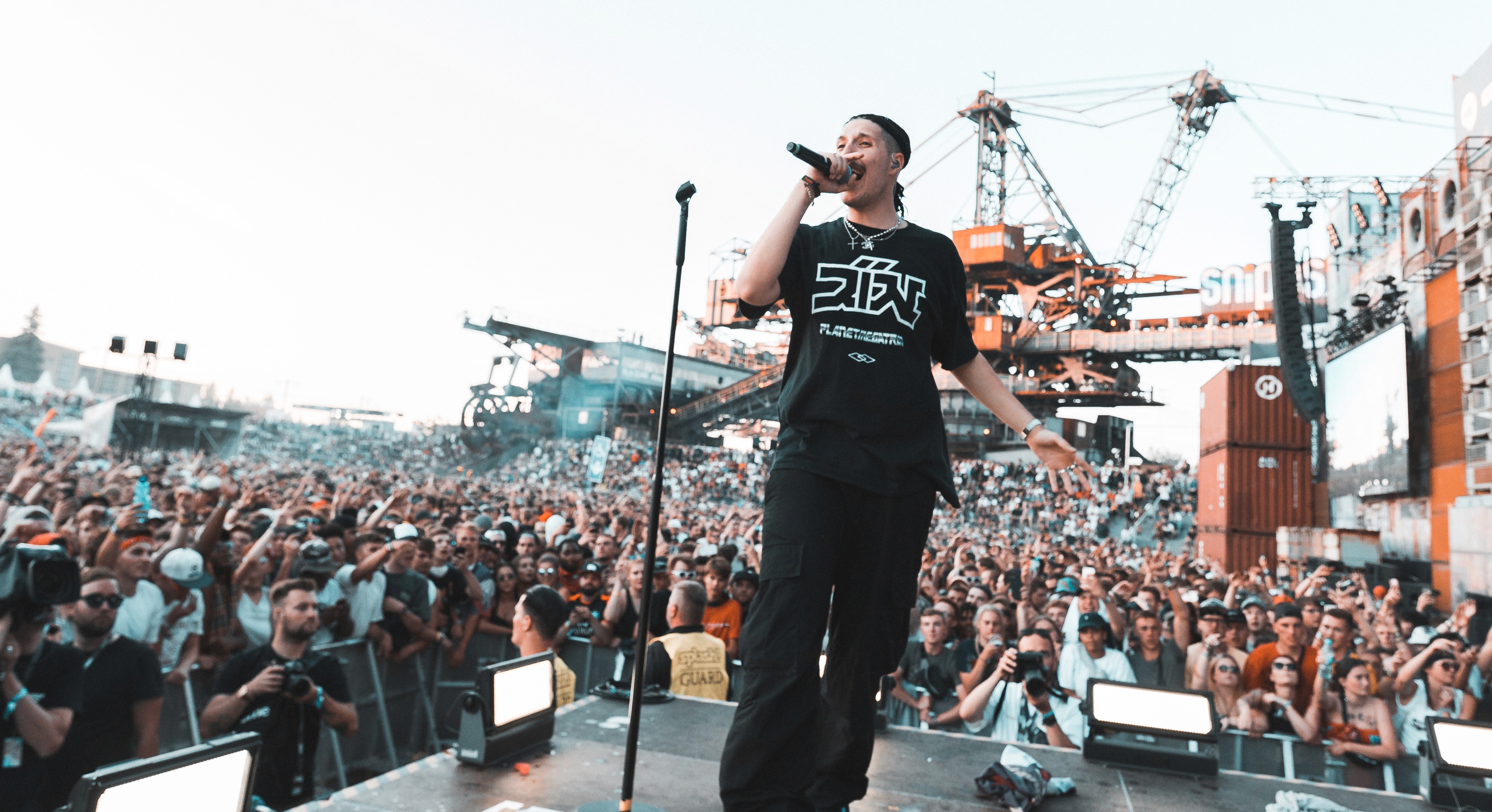 rin on stage at splash festival main act. full crowd in germany, rap autotune live 