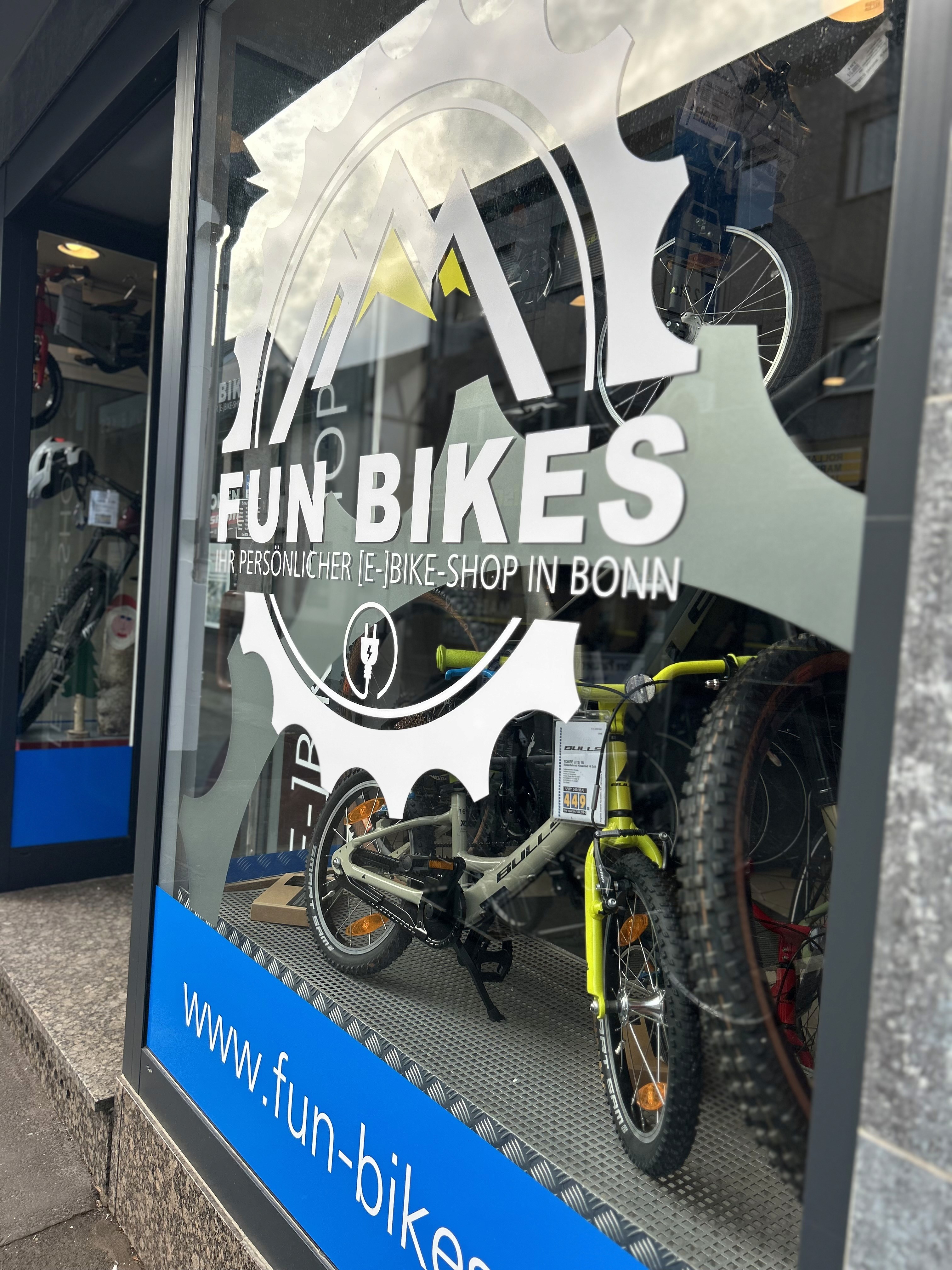 Schaufenster Beschriftung Fashrradladen