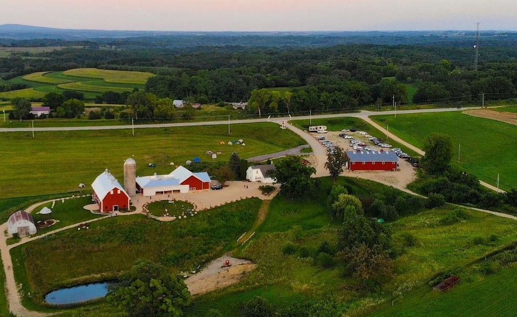 4352 Highway 23, Dodgeville, front photo