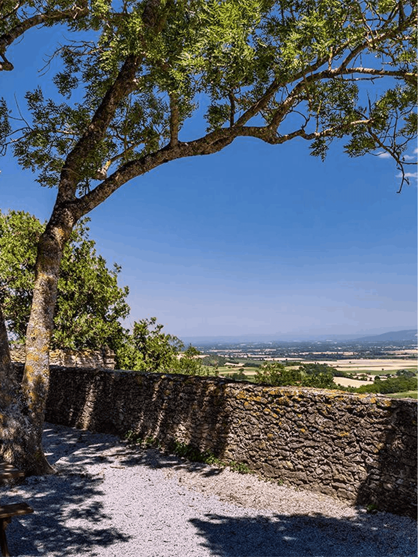 vue aerienne du chateau de chambord en pays de la loire