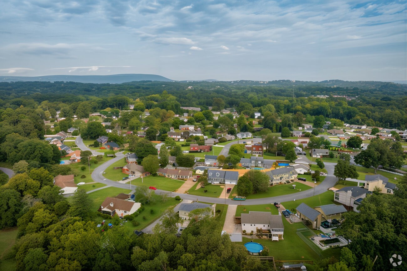 Discover the best roofing companies near you in Lakeview, GA. Trusted local roofers for top-quality services and competitive quotes.