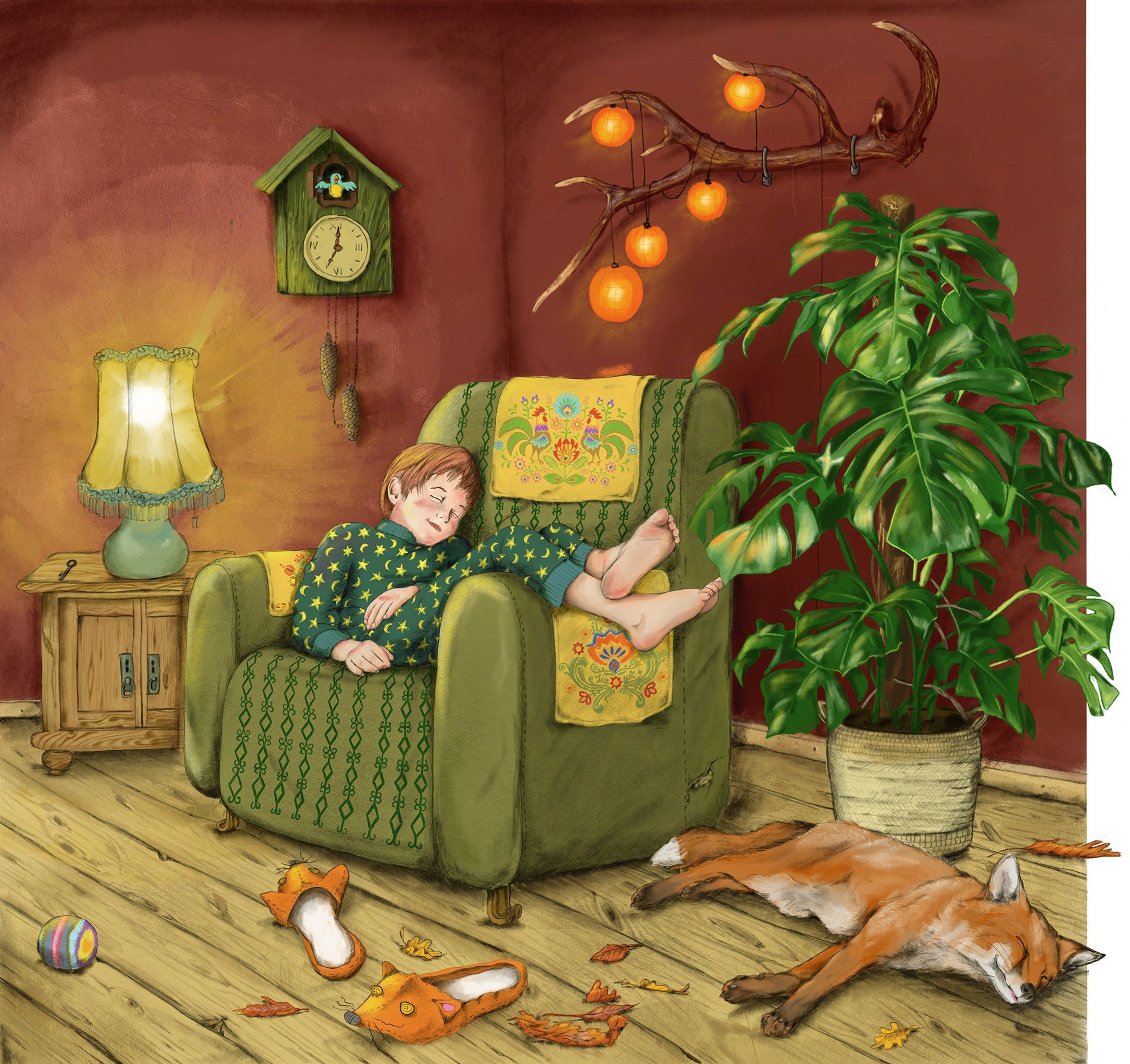 Ein Junge liegt im Schlafanzug auf einem Sessel in einem gemütlichen Wohnzimmer. Zu seinen Füssen liegt ein Fuchs