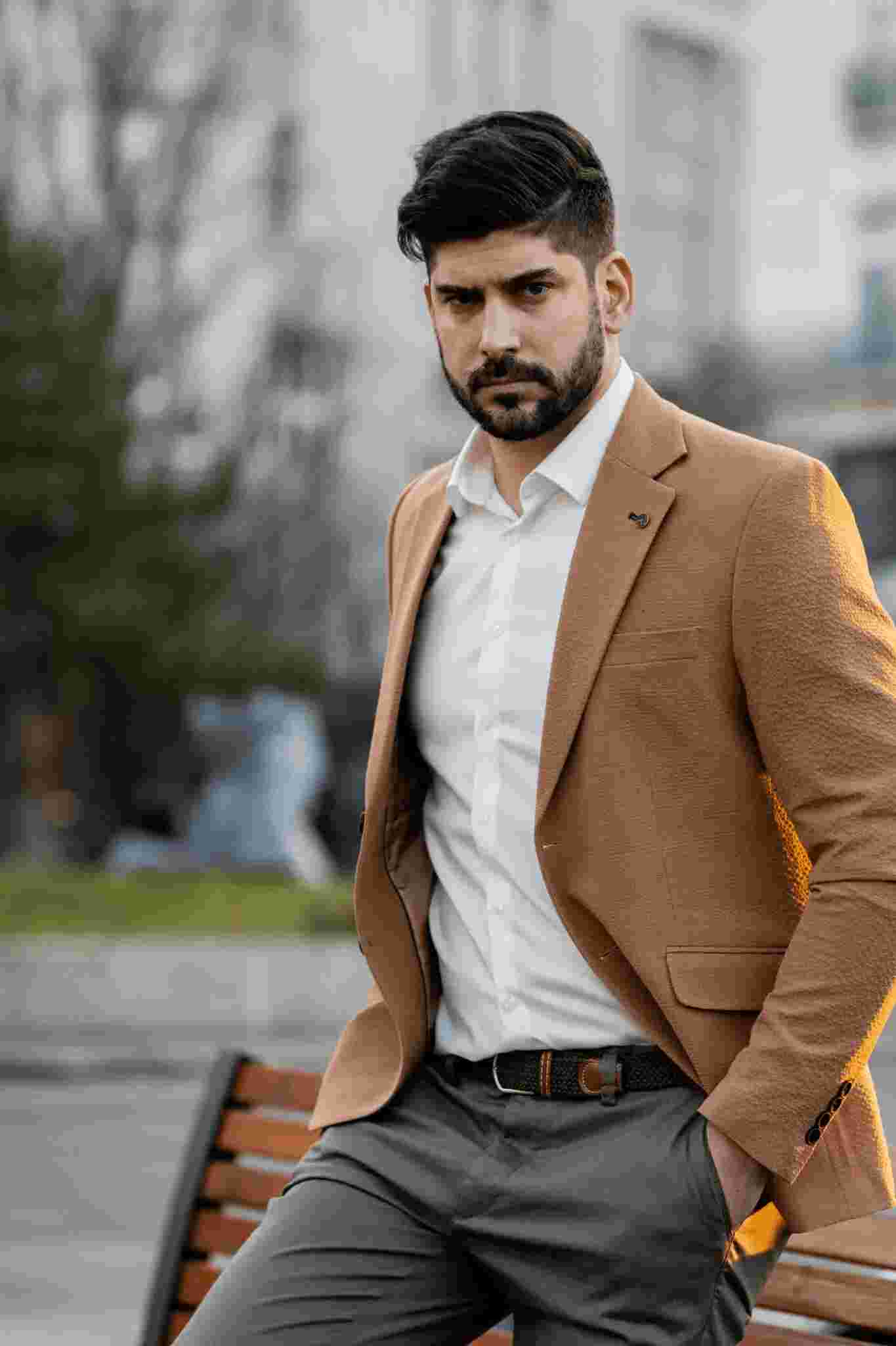 Férfi sportzakóban