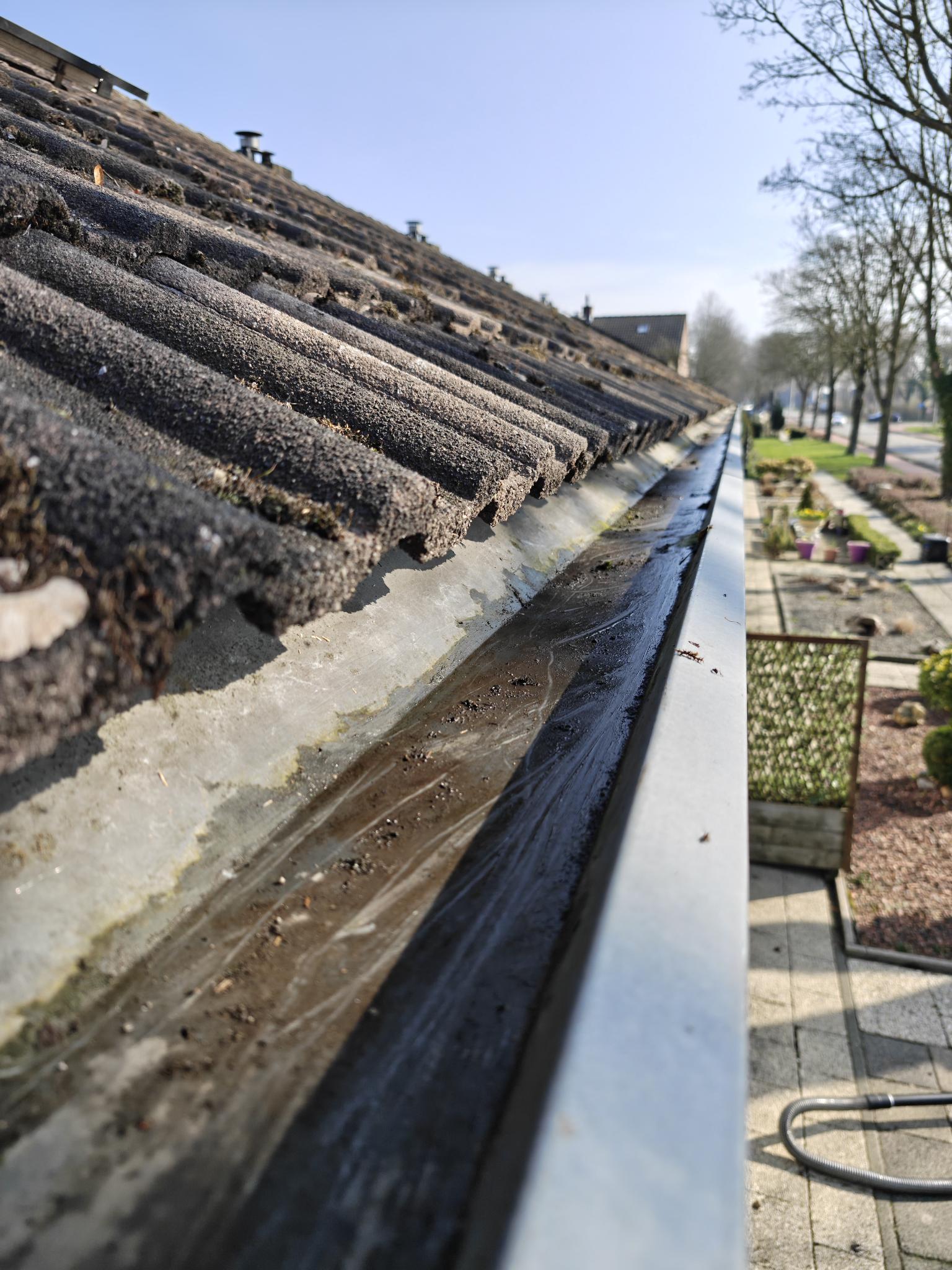 Schoongemaakte dakgoot Gorinchem