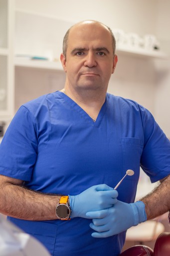 Dr. Roman Shekamar – zubný lekár ANN DENTAL