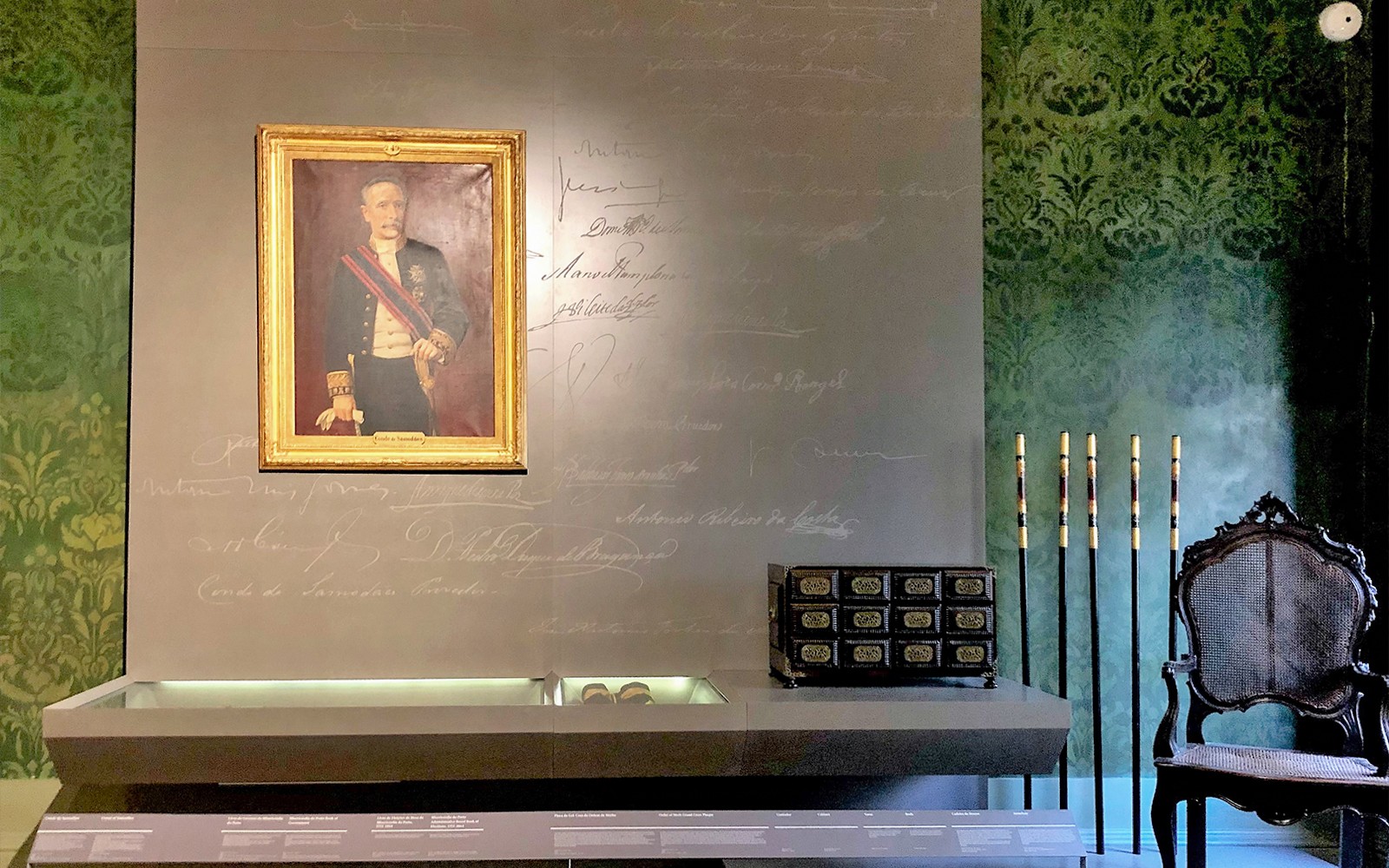 Portrait and artifacts at MMIPO - Museu e Igreja da Misericórdia do Porto.