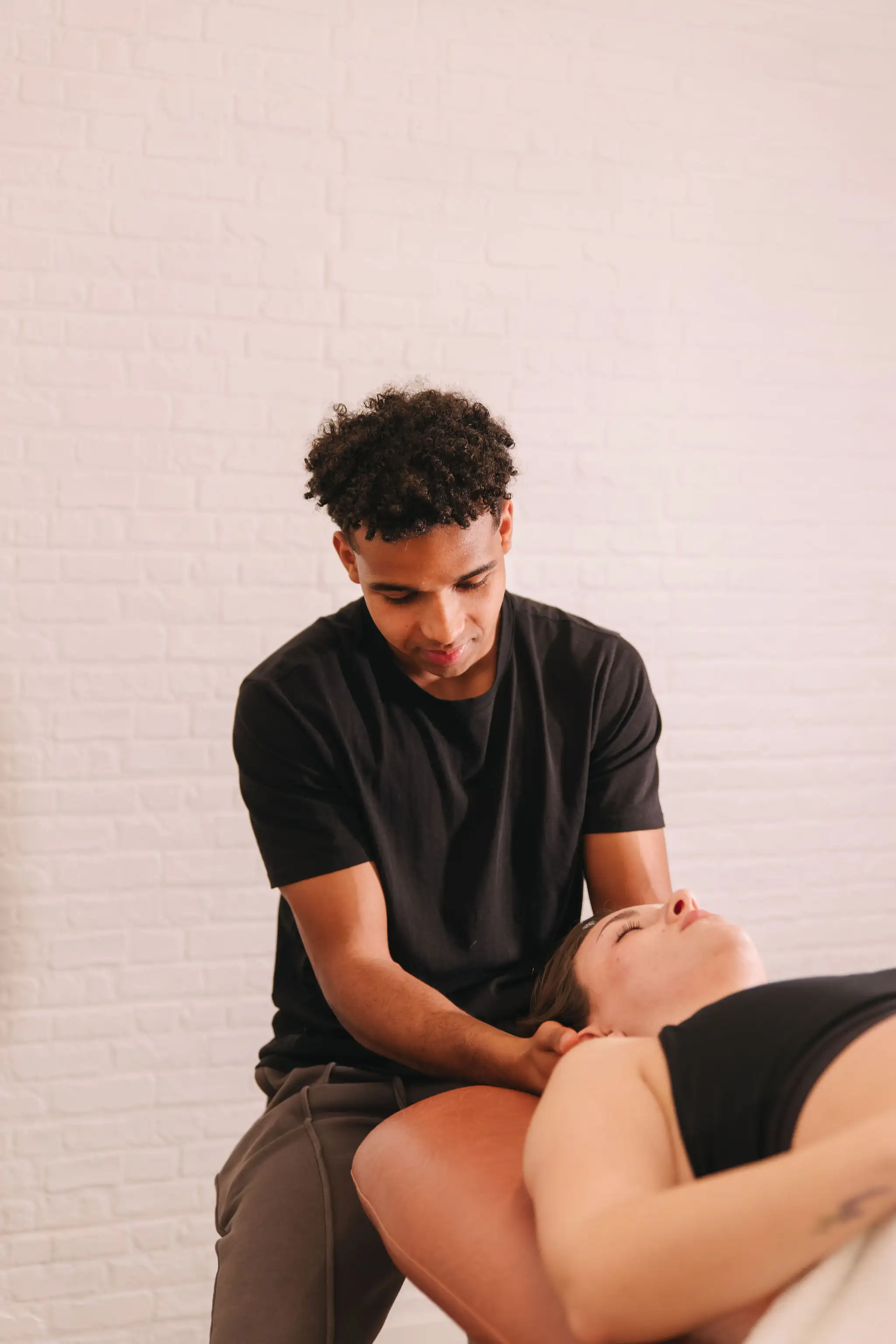 Sesión de fisioterapia y masaje terapéutico en La Base Strength, Sitges