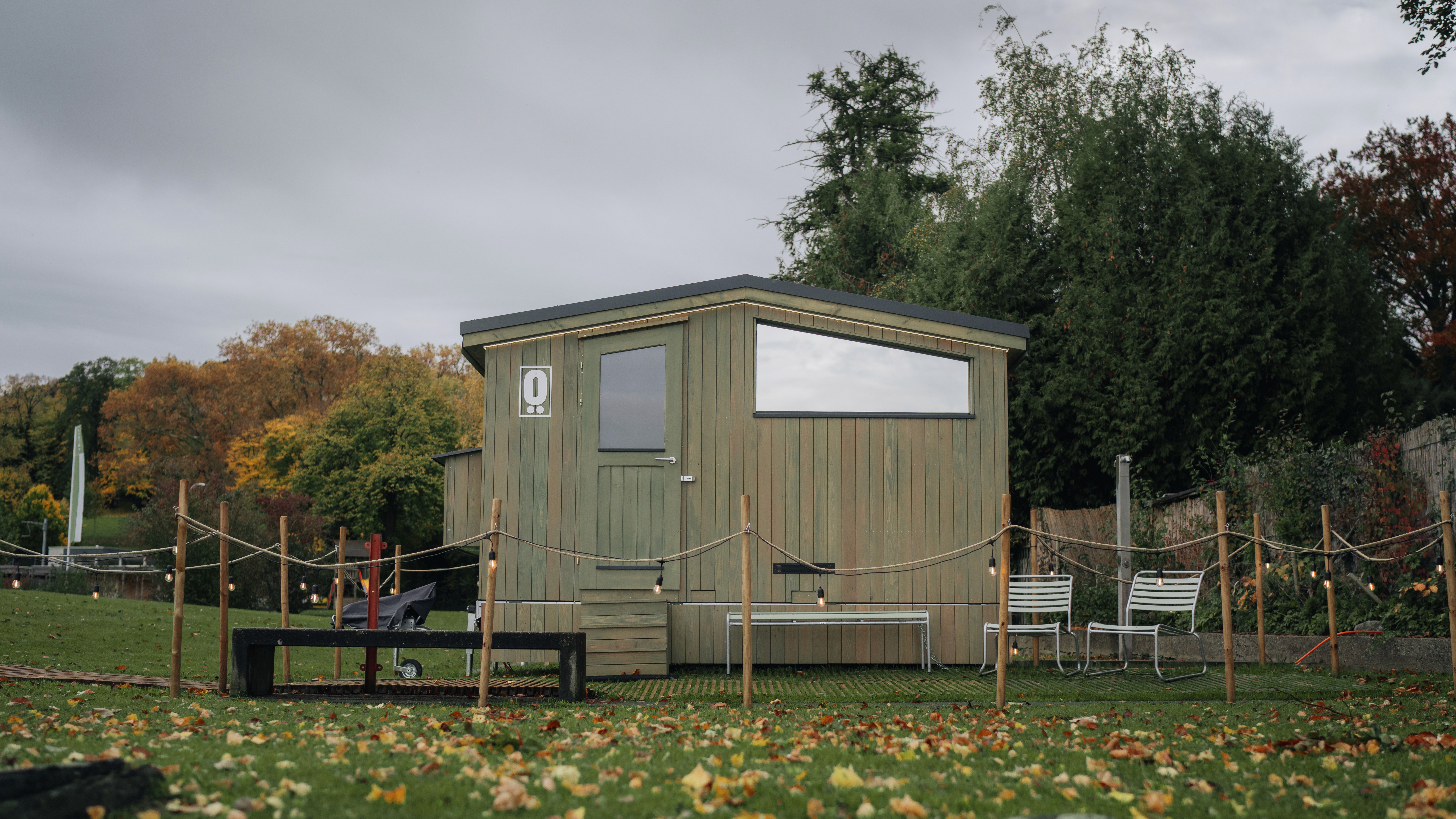 LÖYLY-Sauna beim Hörnlibuck in Rorschacherberg mit großem Panoramafenster und Blick auf den Bodensee.