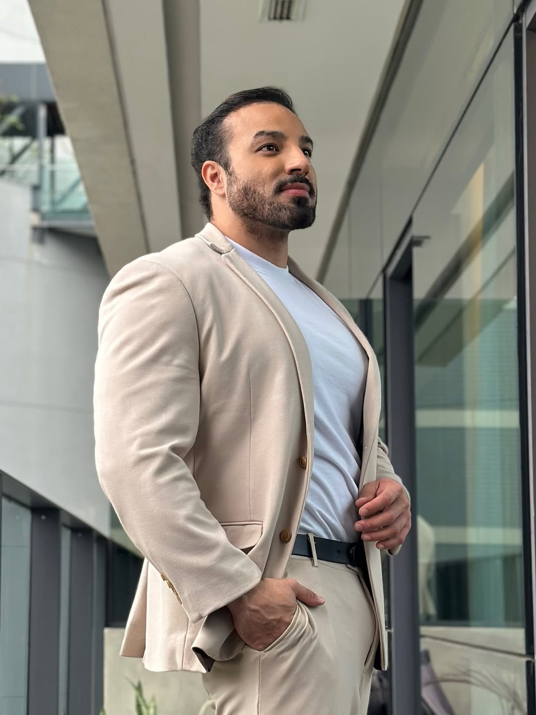 Concetrated triathlete grayscale