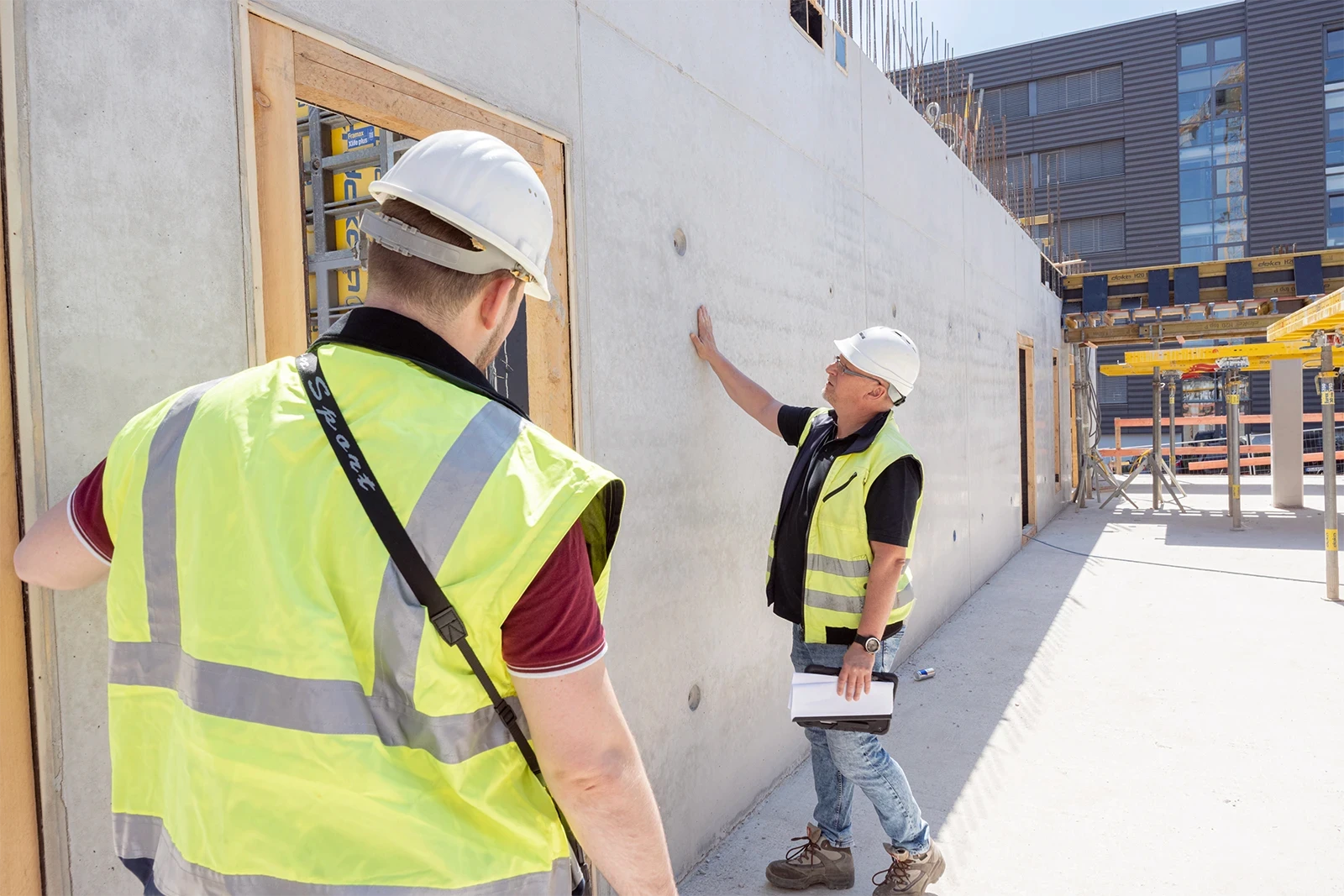 Fries Architekten Projektleiter LPH 6-8 auf Baustelle