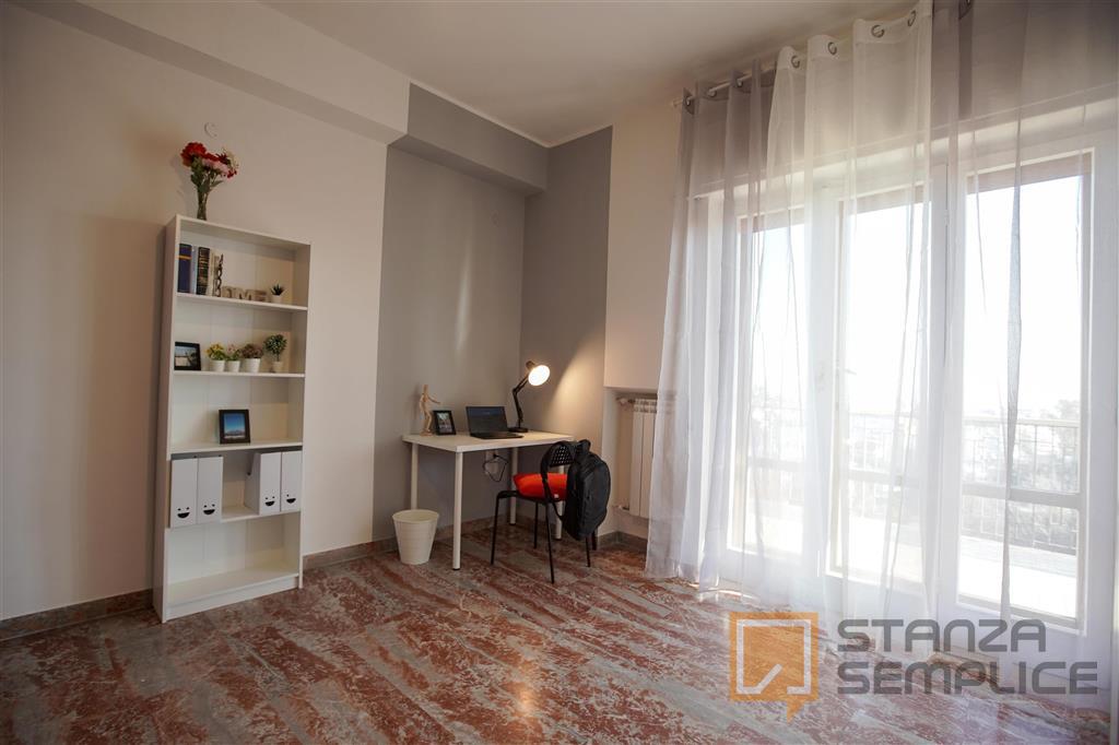 Stanza singola di 20 mq in Via Pietro Castellino, Napoli – 550€ tutto incluso, cauzione zero