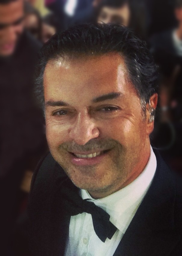 Ragheb Alama performing live
