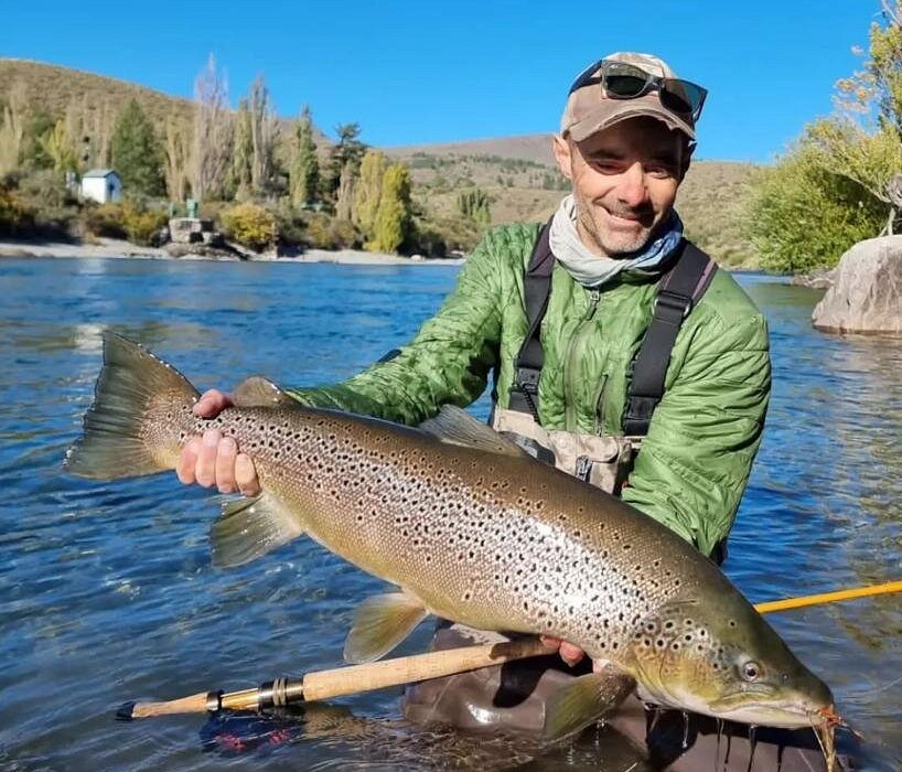 Book your fly fishing trip on the Tiber River in Tuscany, central Italy. Catch trout in stunning waters and enjoy local gourmet food and wine. Learn advanced fishing techniques from expert guides. Ideal for a fishing and culinary adventure.