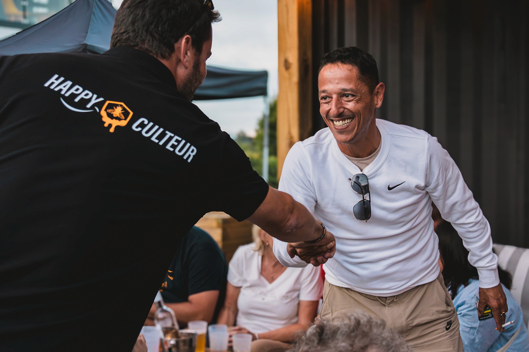 régisseur activté indoor the place to bee