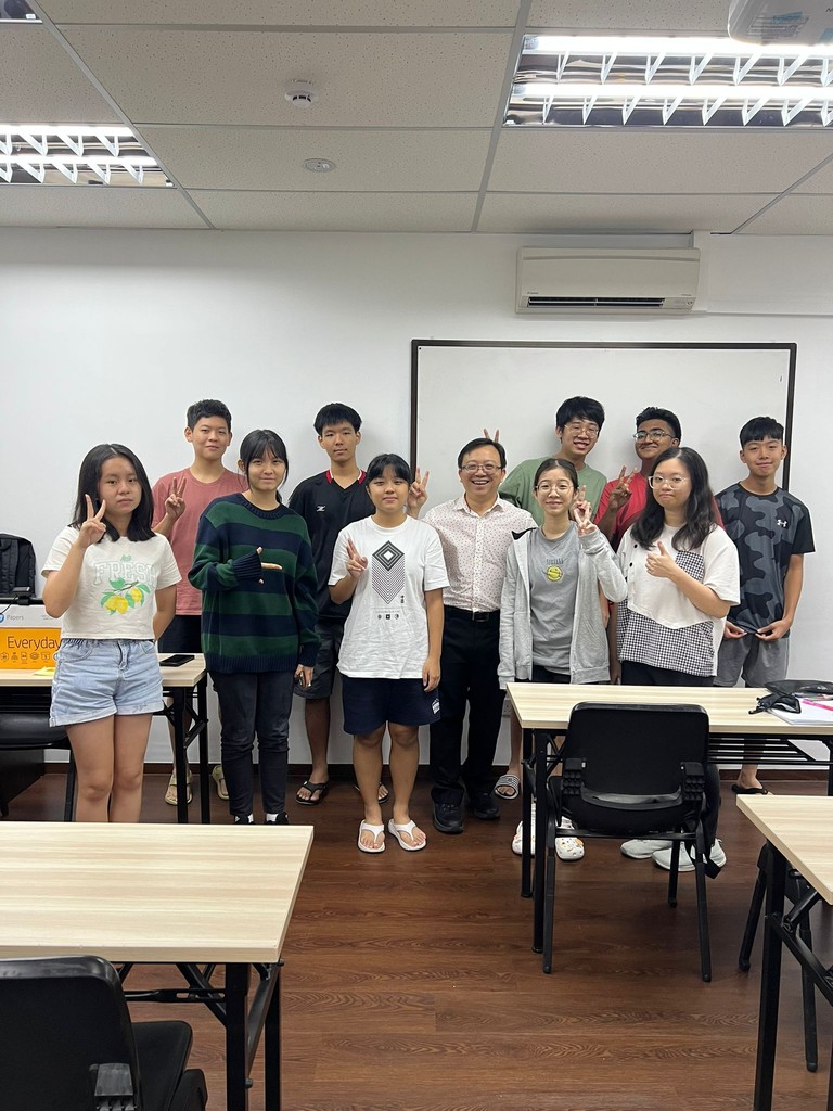 Student Group Photo at Physics Academy