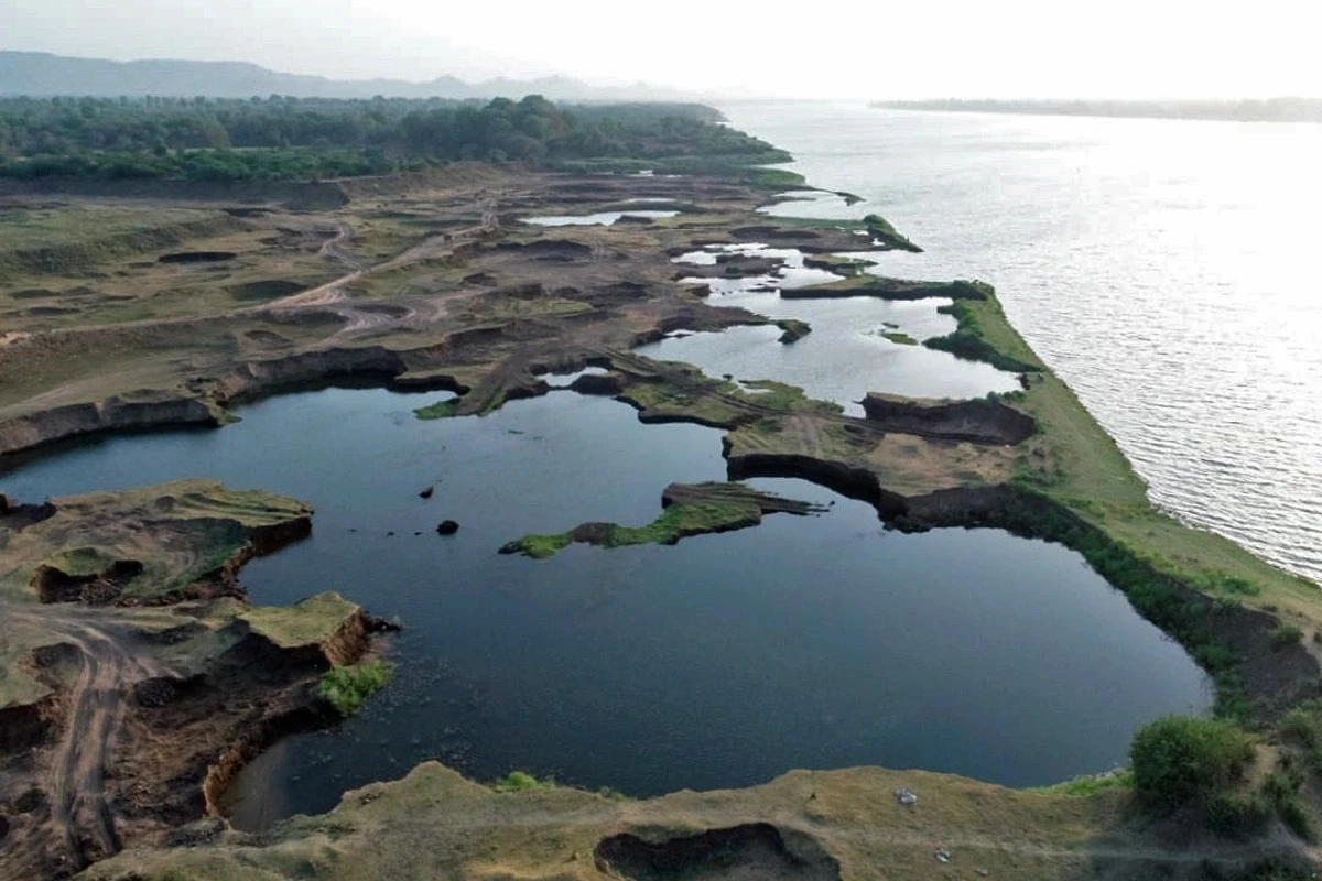 Riverbank mining scars