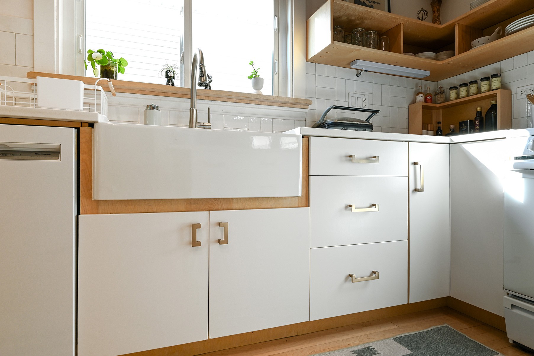 Modern kitchen minimalist cabinetry