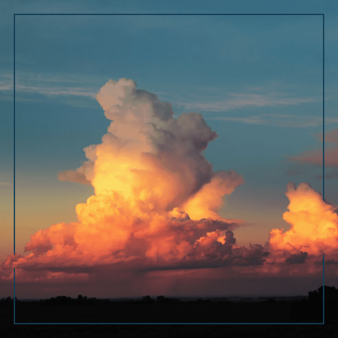 Eine Wolke in Abendstimmung